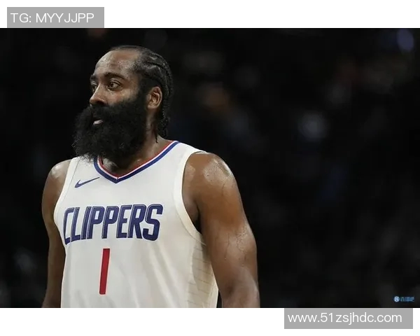 哈登谈球队调整首发：我们在尝试找出有效的组合 无效的就调整