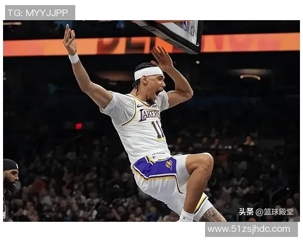 湖人116-114太阳2喜2忧！老詹+替补太重要，东契奇+斯玛特展弊端